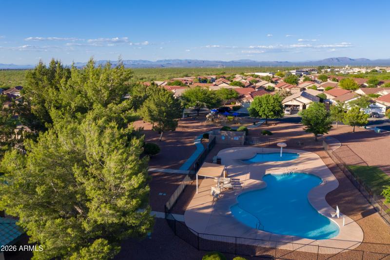 4 Club house and pool HOLIDAY-5