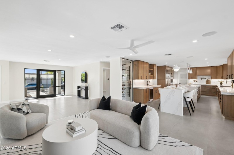 8-web-or-mls-7501-n-21st-pl