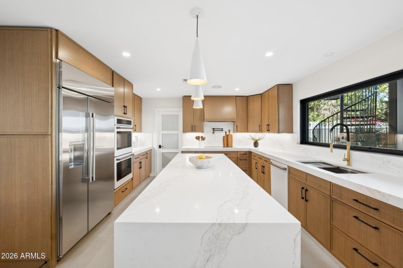 26-web-or-mls-7501-n-21st-pl