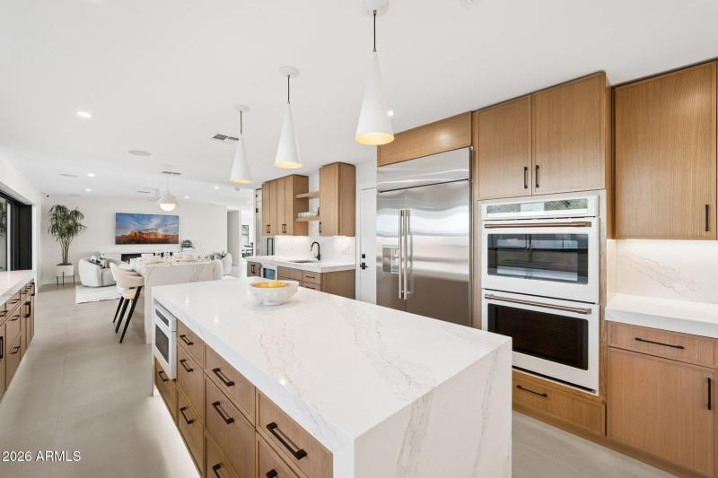 27-web-or-mls-7501-n-21st-pl