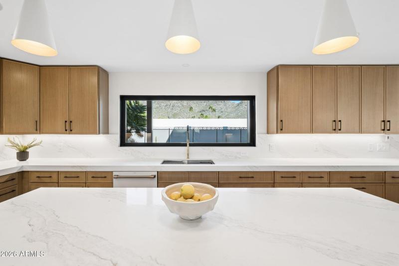 31-web-or-mls-7501-n-21st-pl