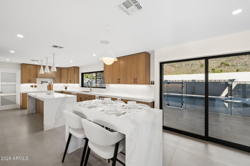 32-web-or-mls-7501-n-21st-pl