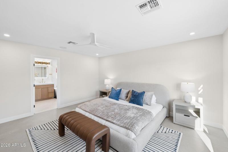 35-web-or-mls-7501-n-21st-pl