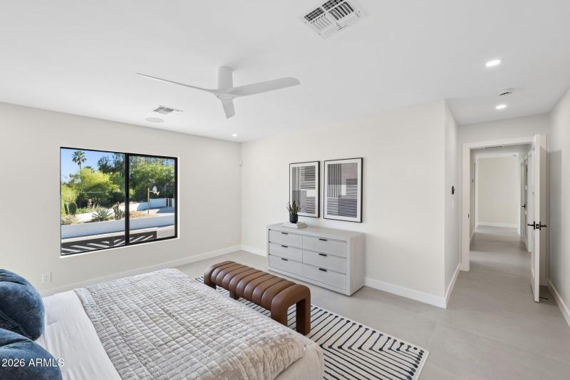 37-web-or-mls-7501-n-21st-pl