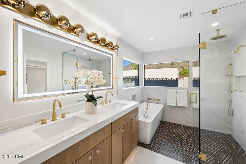 38-web-or-mls-7501-n-21st-pl