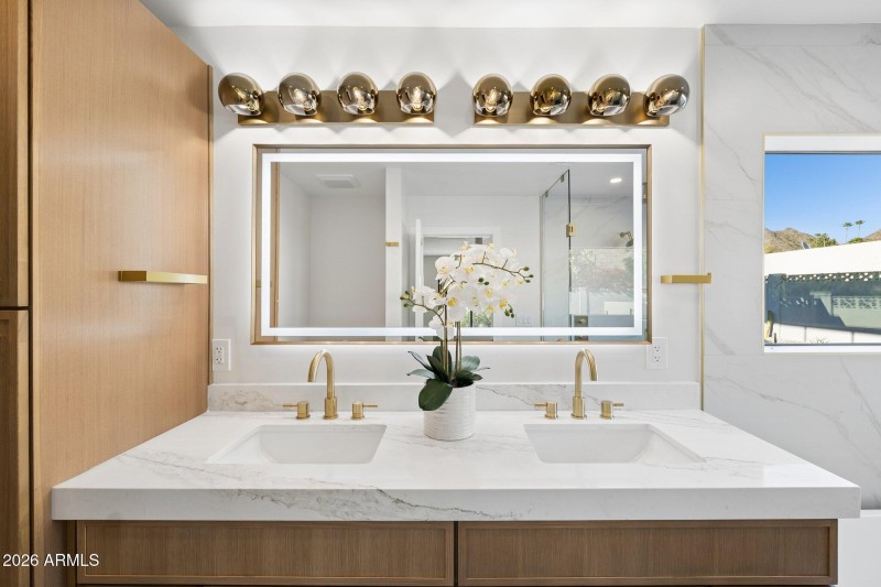 41-web-or-mls-7501-n-21st-pl