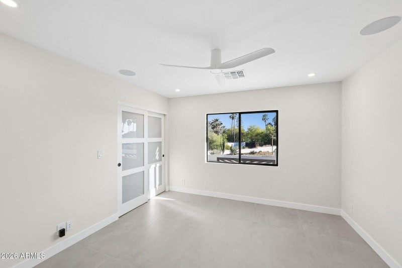 47-web-or-mls-7501-n-21st-pl