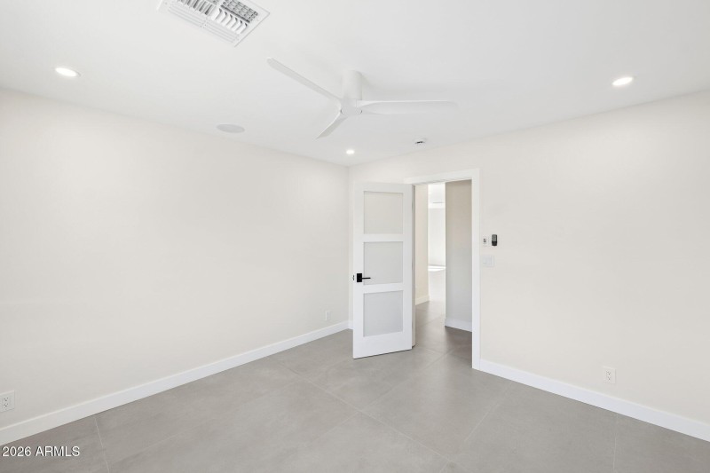 48-web-or-mls-7501-n-21st-pl