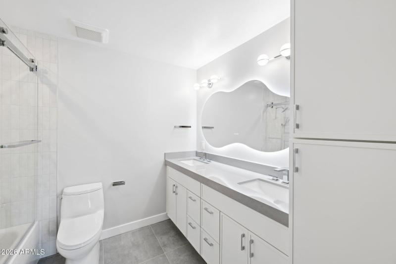 49-web-or-mls-7501-n-21st-pl