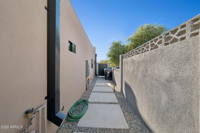 57-web-or-mls-7501-n-21st-pl
