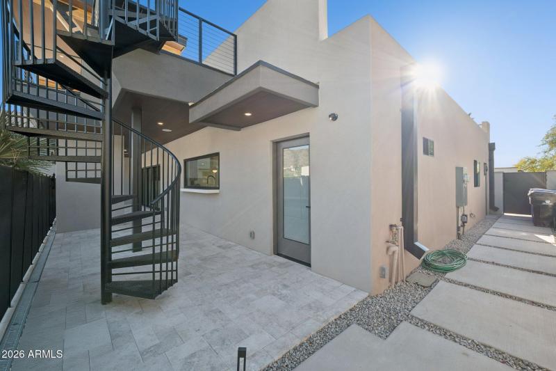 58-web-or-mls-7501-n-21st-pl