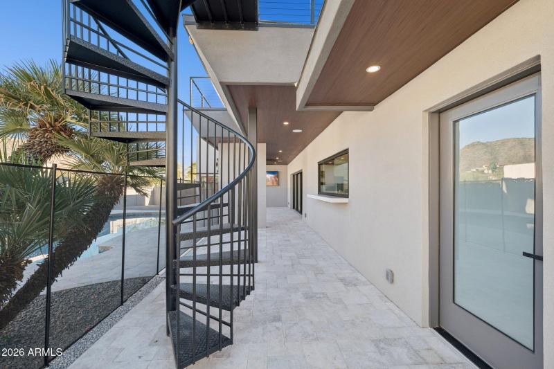 59-web-or-mls-7501-n-21st-pl