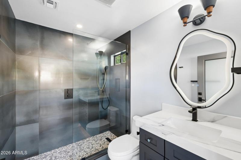 60-web-or-mls-7501-n-21st-pl