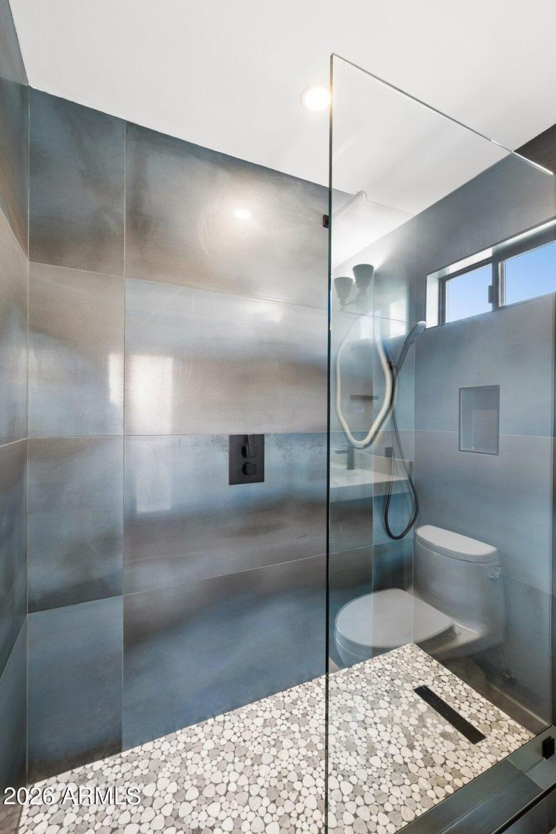 61-web-or-mls-7501-n-21st-pl