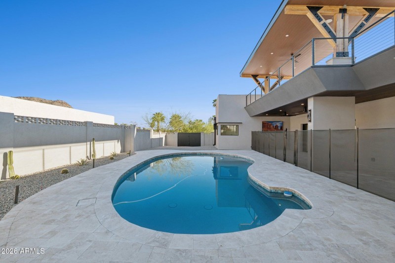 65-web-or-mls-7501-n-21st-pl