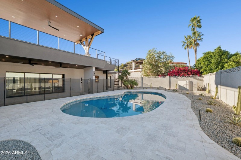 67-web-or-mls-7501-n-21st-pl