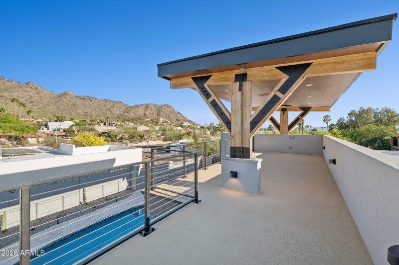 71-web-or-mls-7501-n-21st-pl