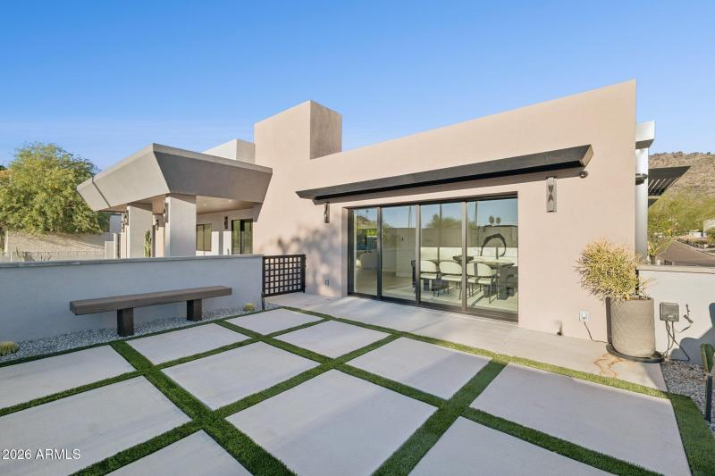 75-web-or-mls-7501-n-21st-pl