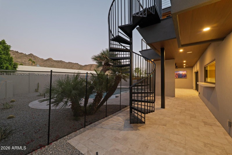 88-web-or-mls-7501-n-21st-pl