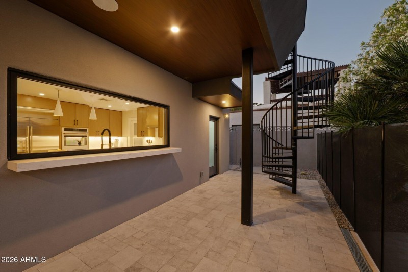 89-web-or-mls-7501-n-21st-pl