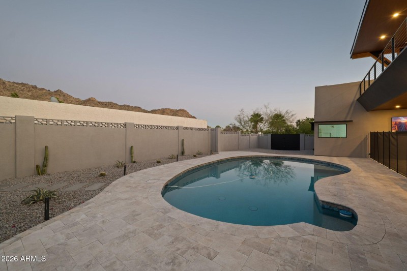 91-web-or-mls-7501-n-21st-pl