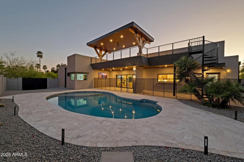 92-web-or-mls-7501-n-21st-pl