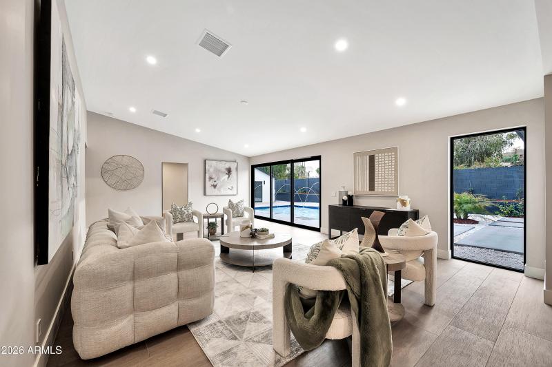 1955 E Greenway Rd-5