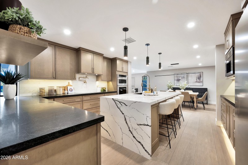 1955 E Greenway Rd-15