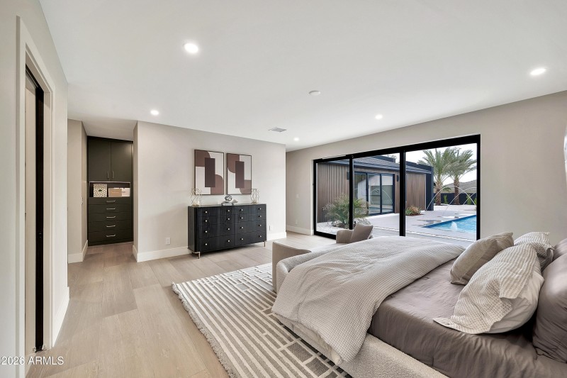 1955 E Greenway Rd-31