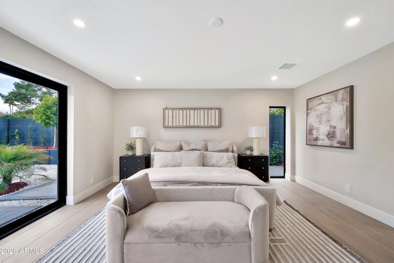 1955 E Greenway Rd-32