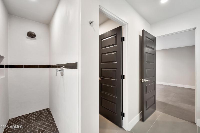 1955 E Greenway Rd-44