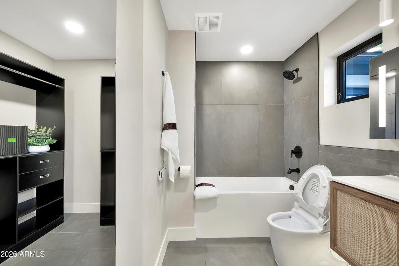 1955 E Greenway Rd-58