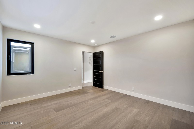 1955 E Greenway Rd-59