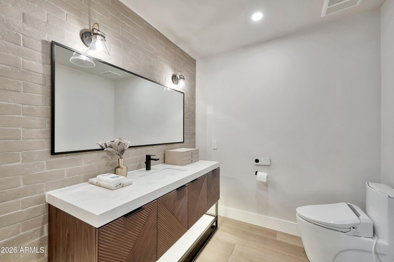 1955 E Greenway Rd-70