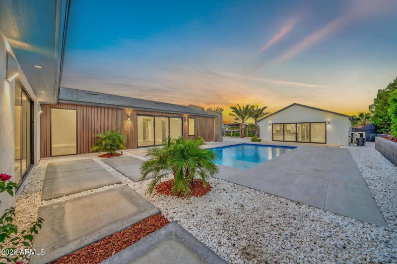 1955 E Greenway Rd Sunset 8