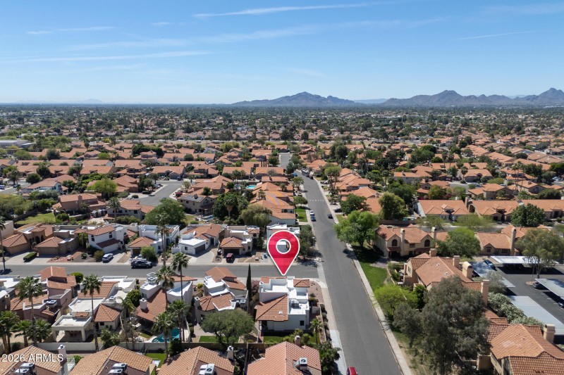 Quiet streets all aorund home