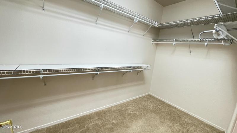 EDC352E9-463D-4C42-86F8-C62080133664_1_2