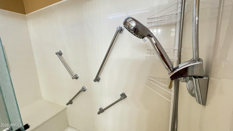 2B8EF20F-D7AA-45A2-B69A-57397AA1DC7C_1_2