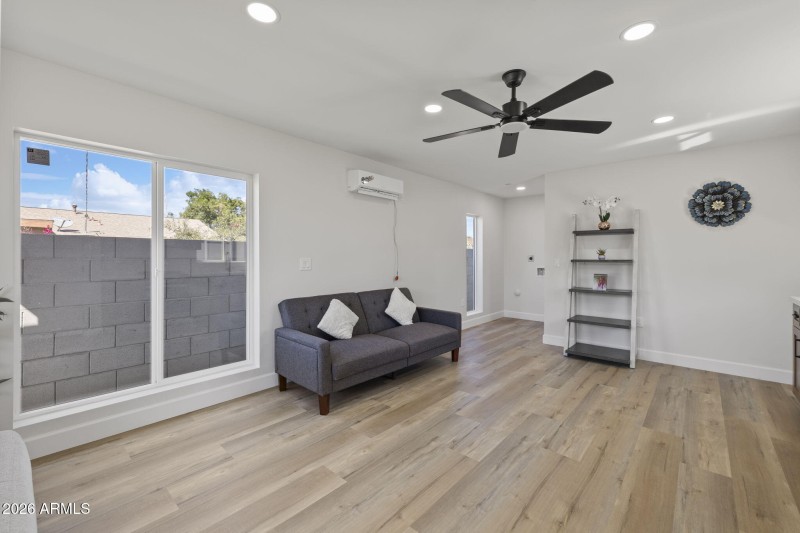 8632 E Highland Ave Scottsdale - 203