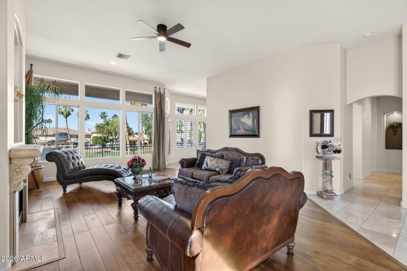 7-web-or-mls-076N 56th Ave