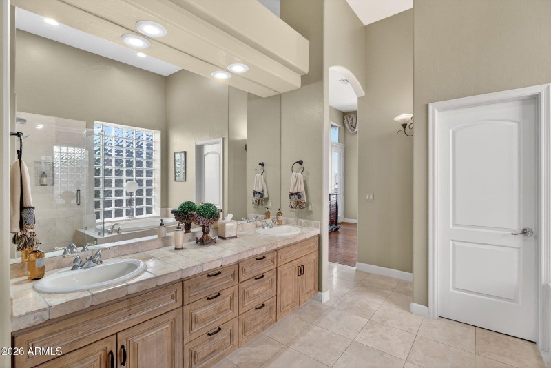 24-web-or-mls-057N 56th Ave