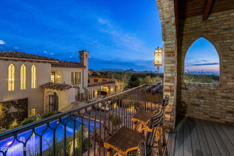 002_Sublime Horizons