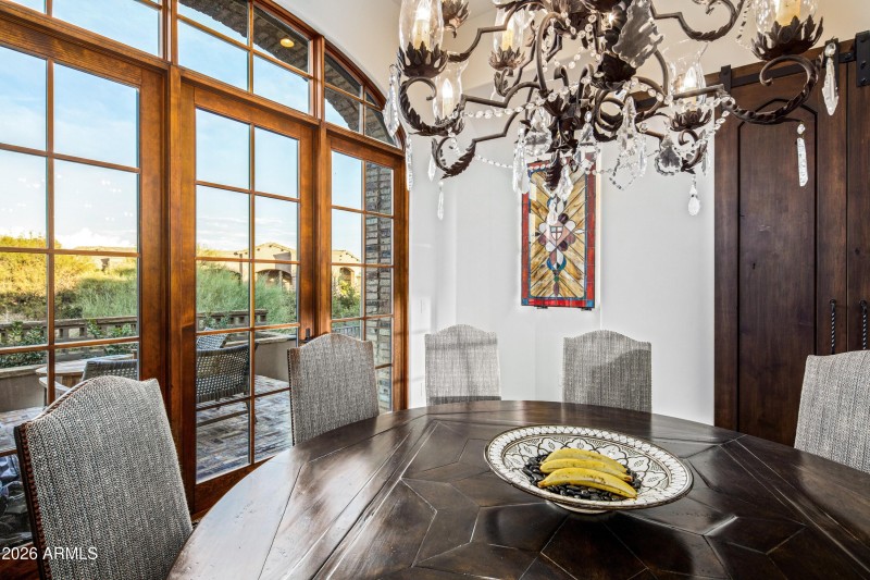 030_Dining Room Delightful Views