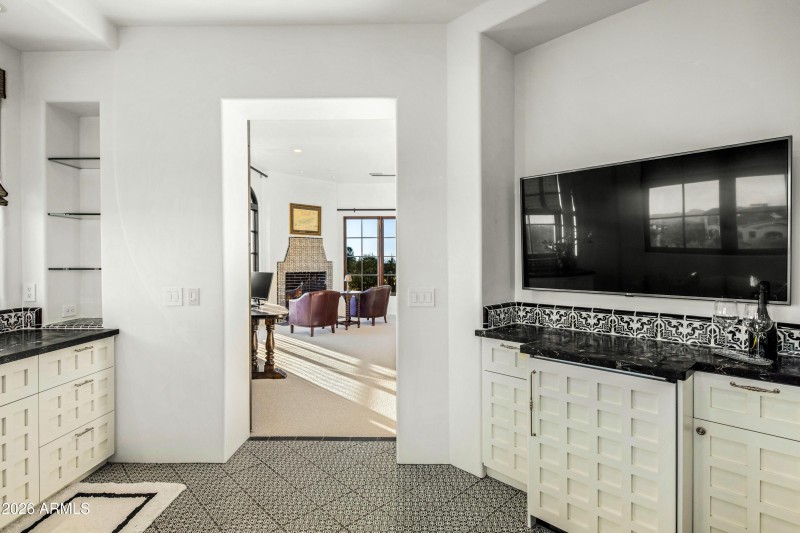 036_Primary Entertainment