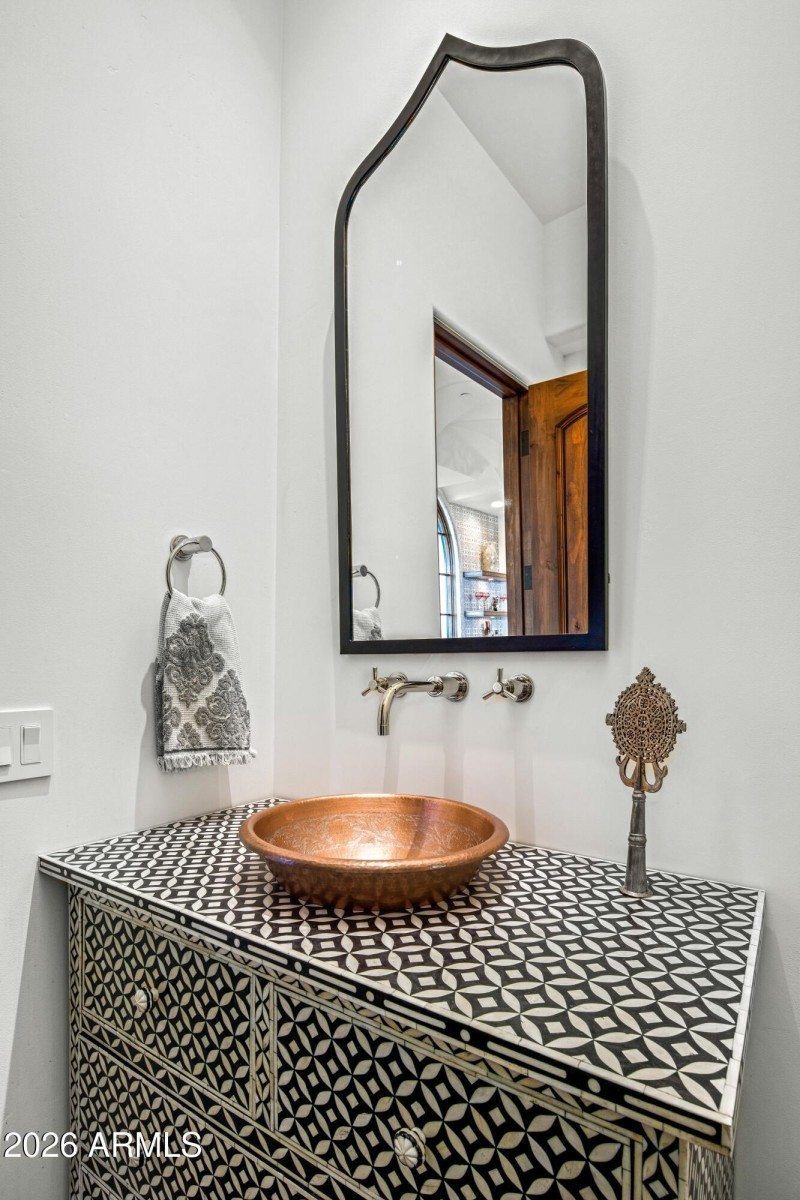 042_Exotic Powder Room