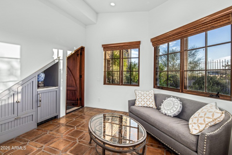 044_Pool Side Guest House Entry