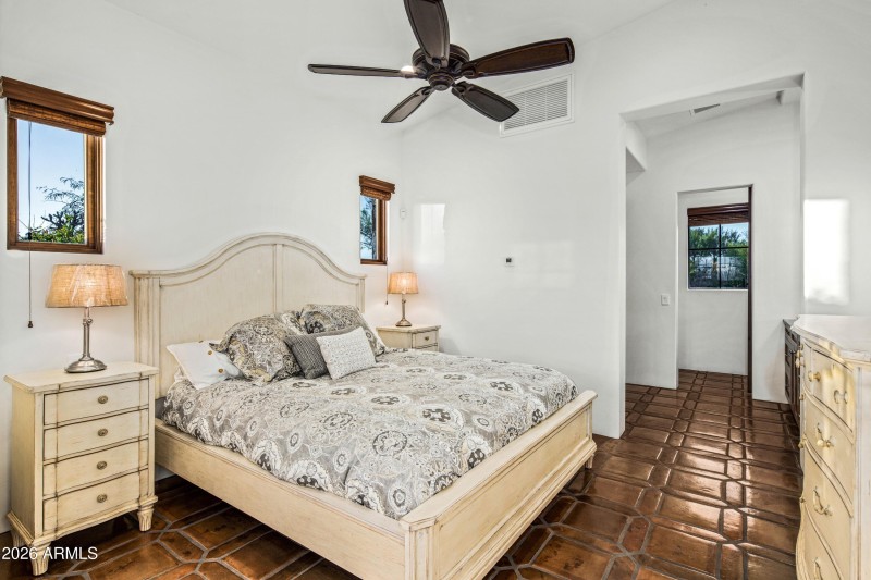 045_Guest House Ensuite