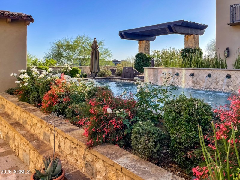 055_Lavish Poolside Landscape Detail