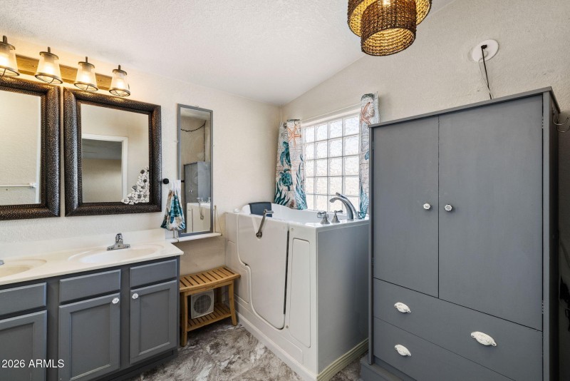 29-Primary Bathroom (1) - Copy