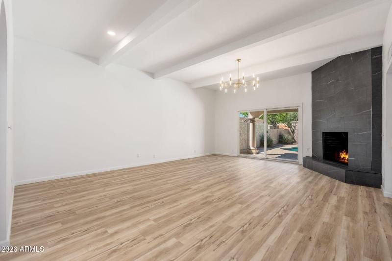 6724 N 79th Place - 05